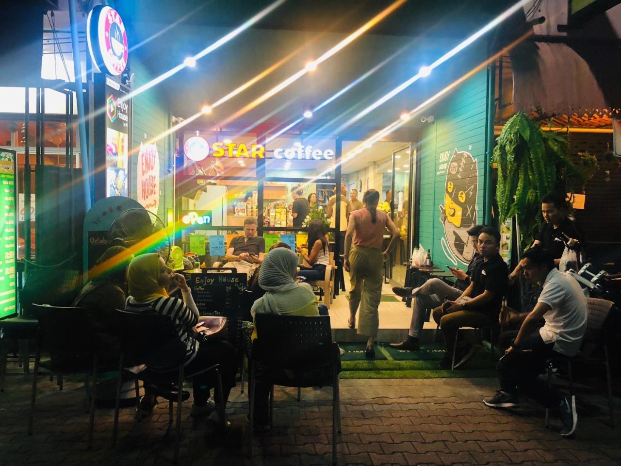 Enjoy House Hostel Chiang Mai Exterior photo